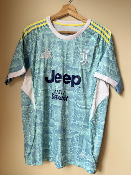 Juventus away Player Version 25/26