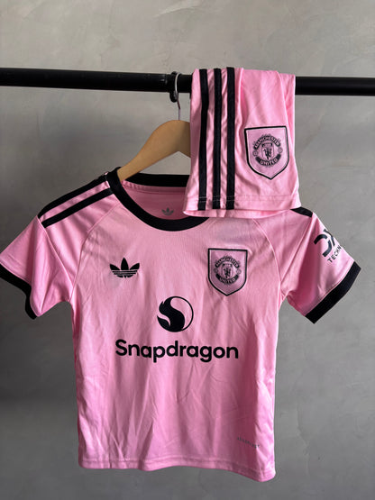 Manchester United kids Pink
