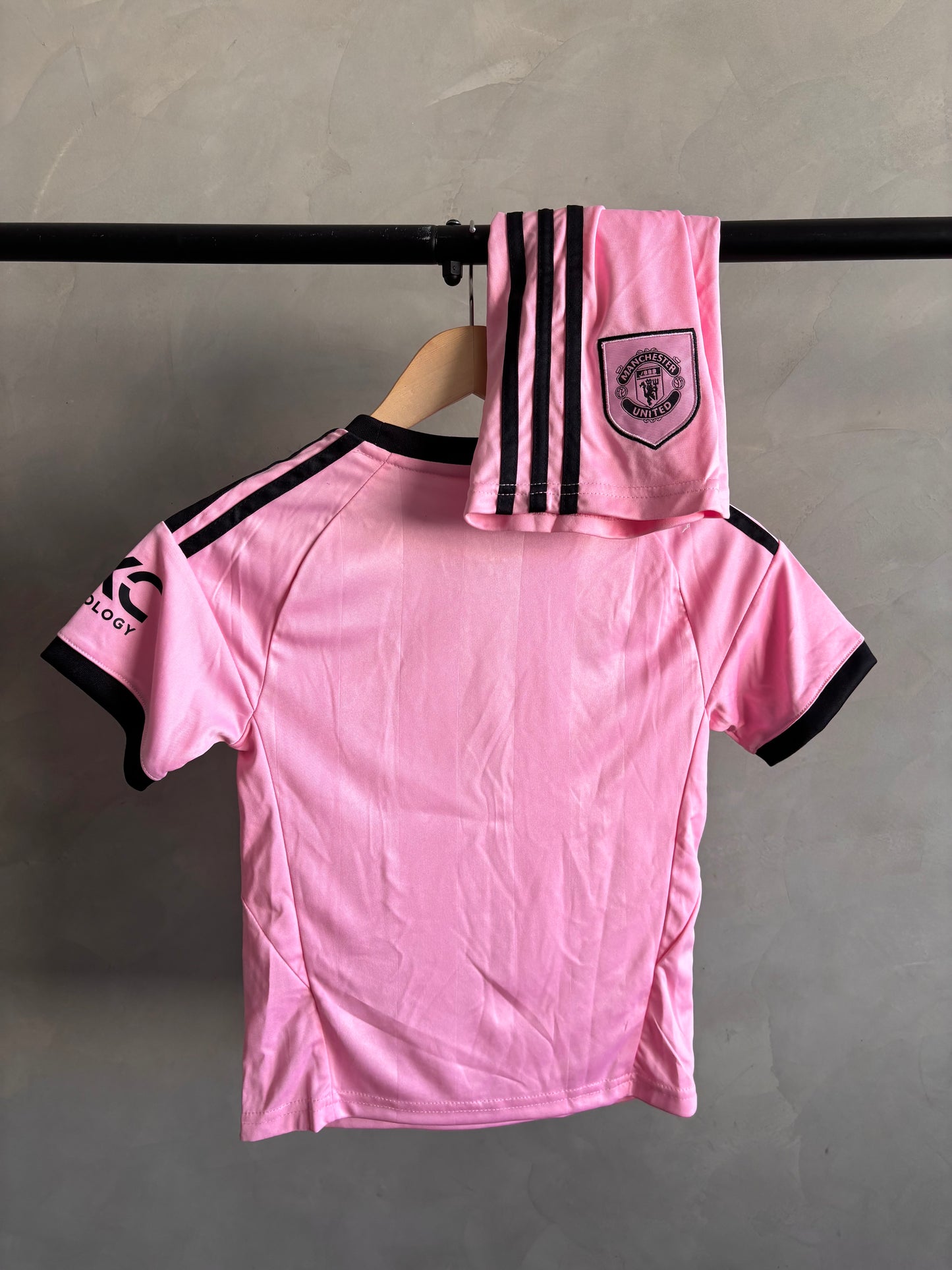Manchester United kids Pink