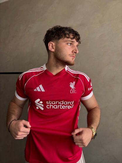Liverpool Red ( SZOBOSZLAI #8)
