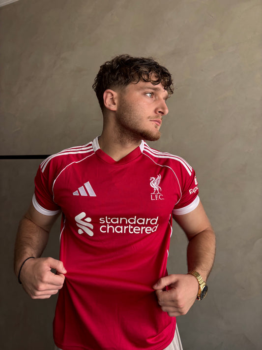 Liverpool Red ( SZOBOSZLAI #8)