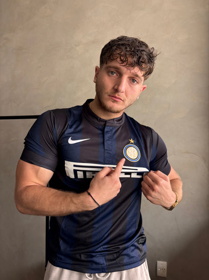 Inter Milan RETRO MILITO #22)