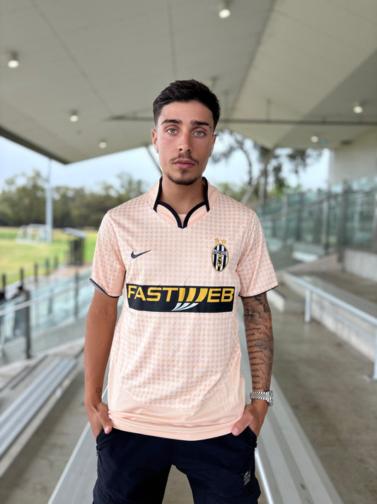 Juventus Away Retro 03/04