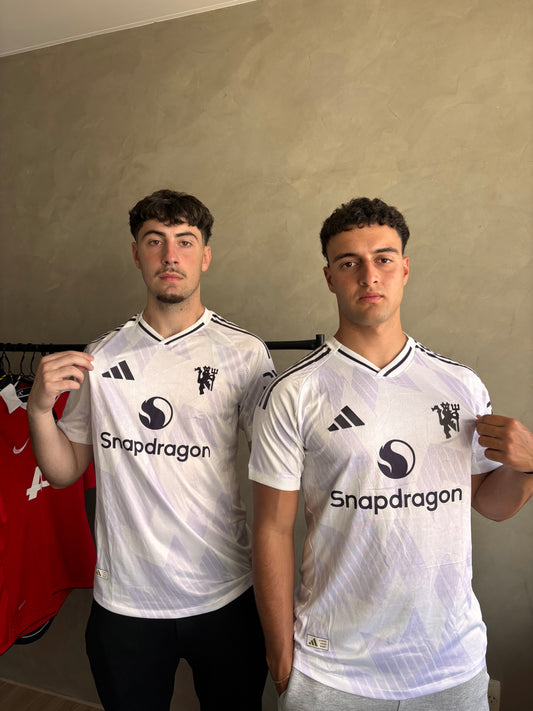 Manchester United 25/26 Away