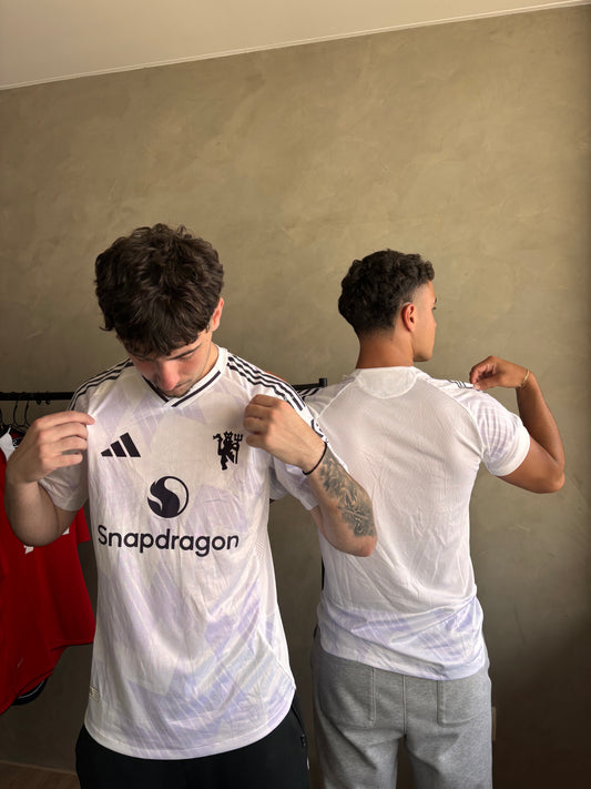 Manchester United 25/26 Away